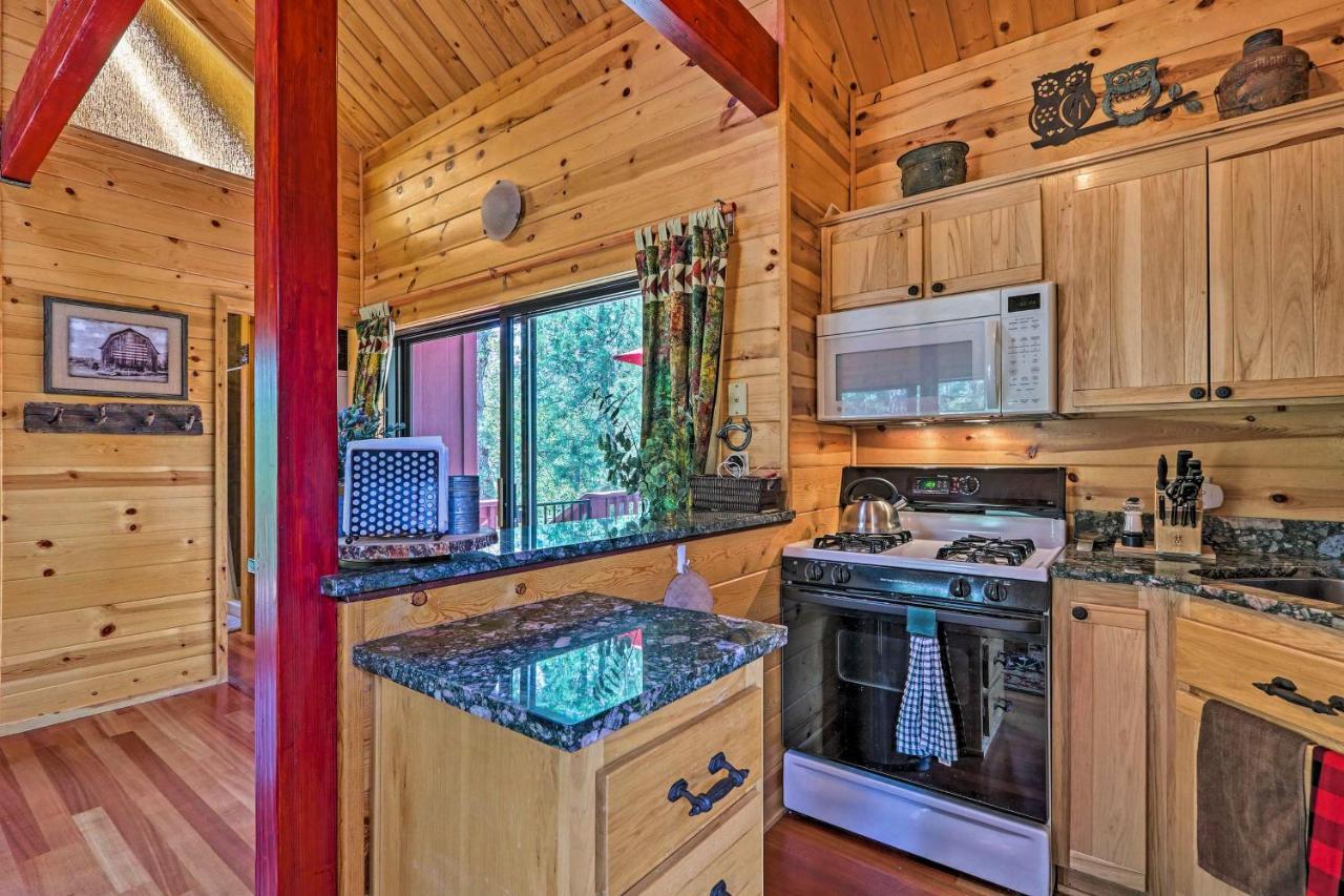 Romantic Strawberryandpine Studio Cabin With Deck! Exterior foto